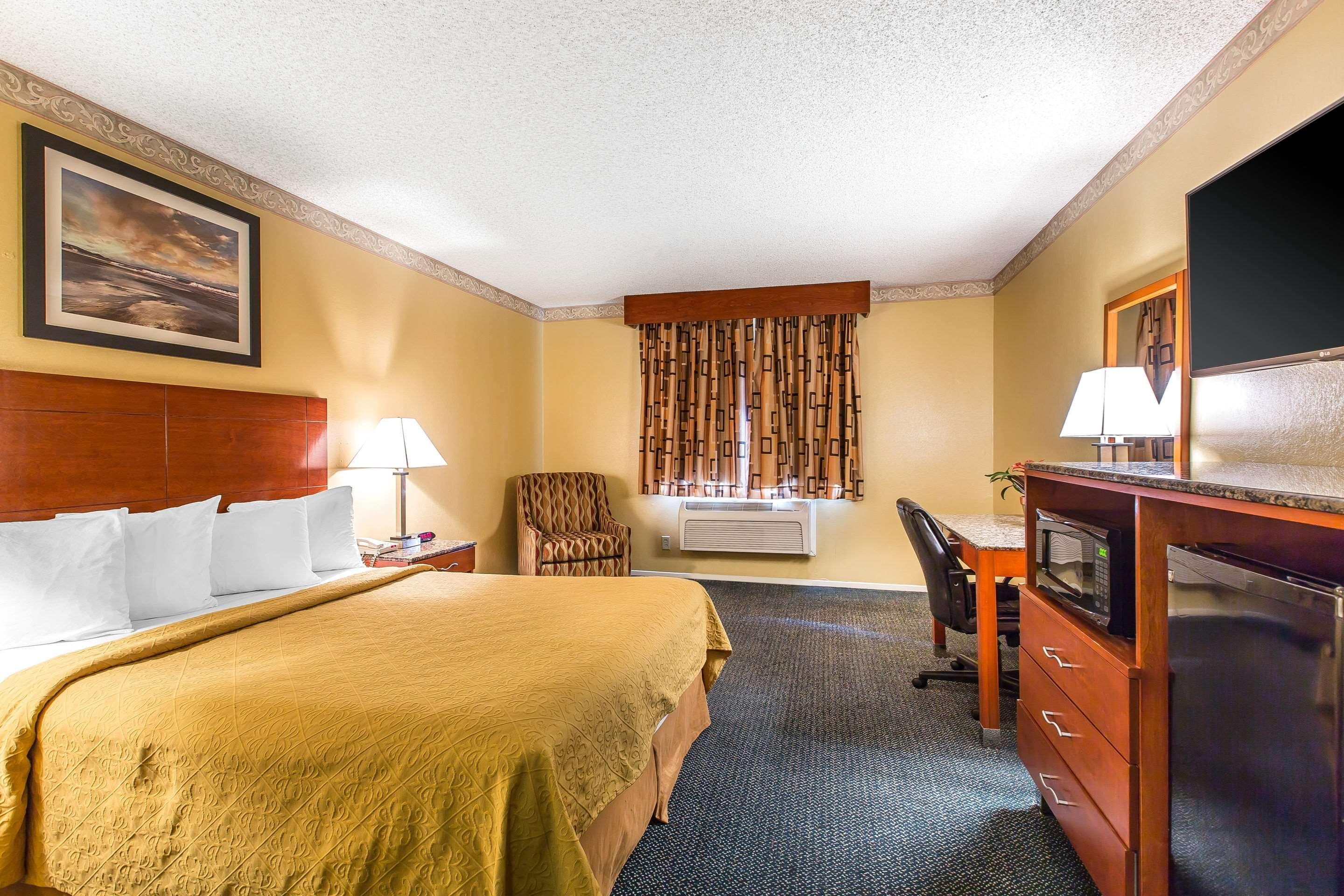 Quality Inn & Suites Camarillo-Oxnard Exterior foto