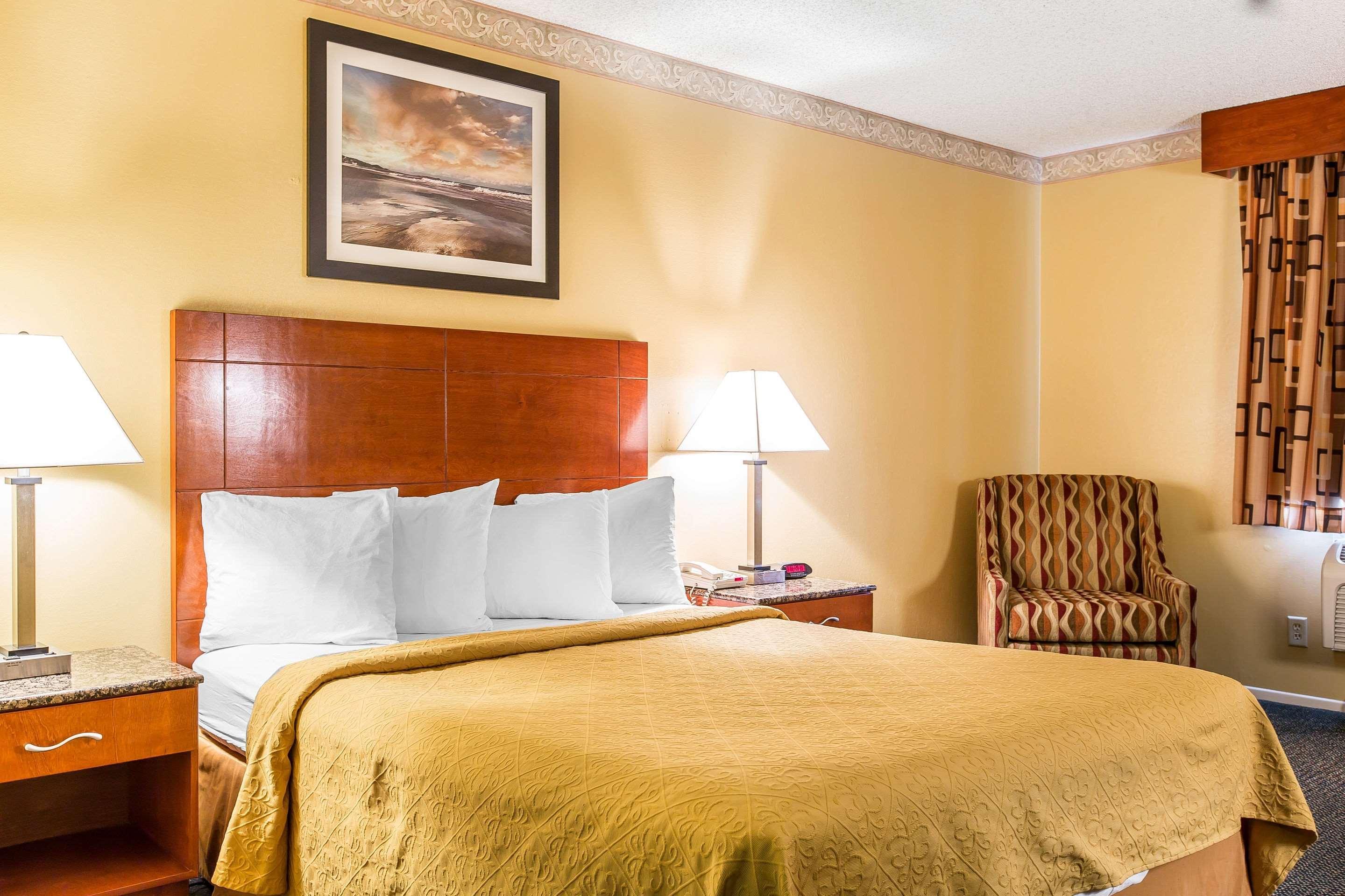 Quality Inn & Suites Camarillo-Oxnard Exterior foto