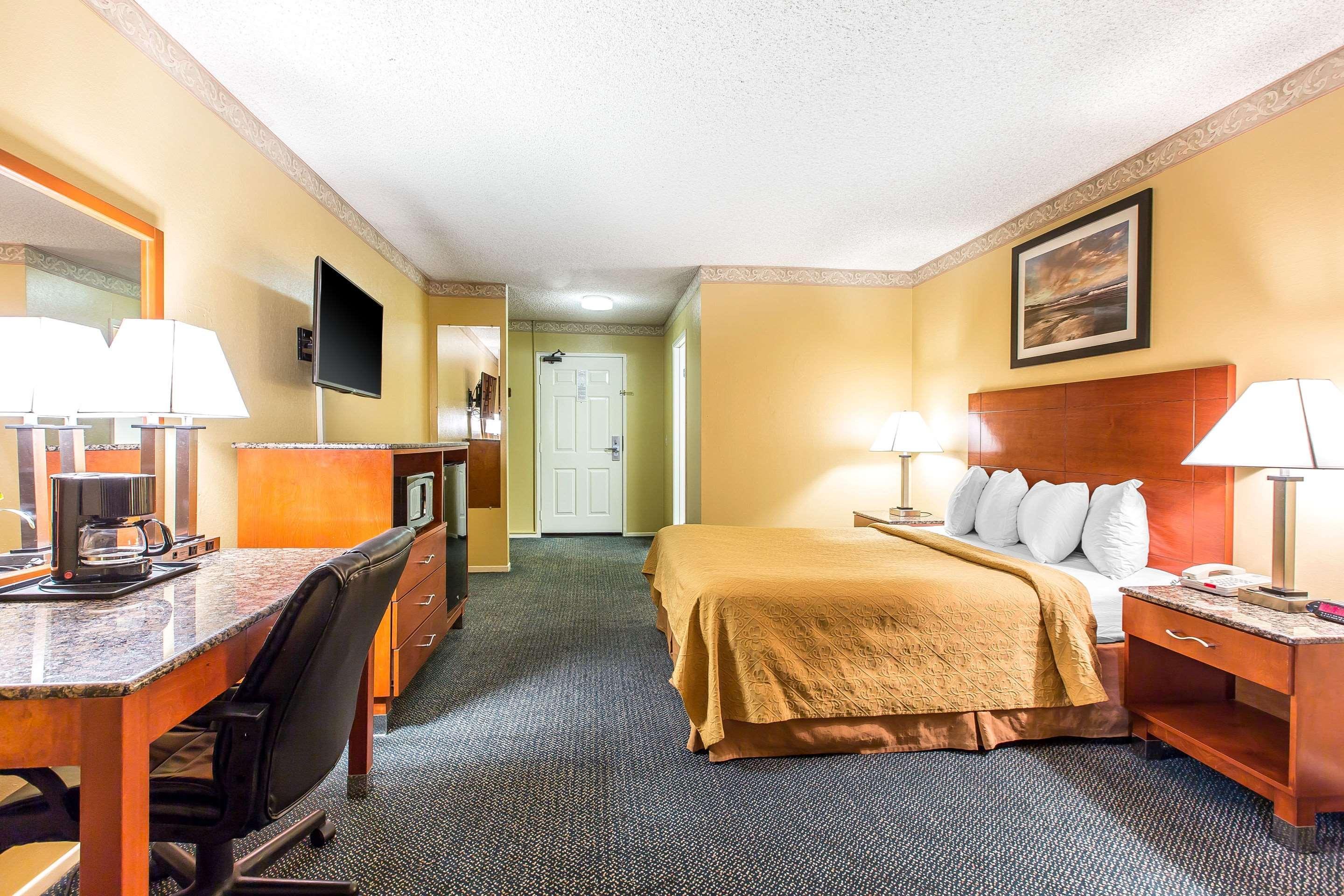 Quality Inn & Suites Camarillo-Oxnard Exterior foto