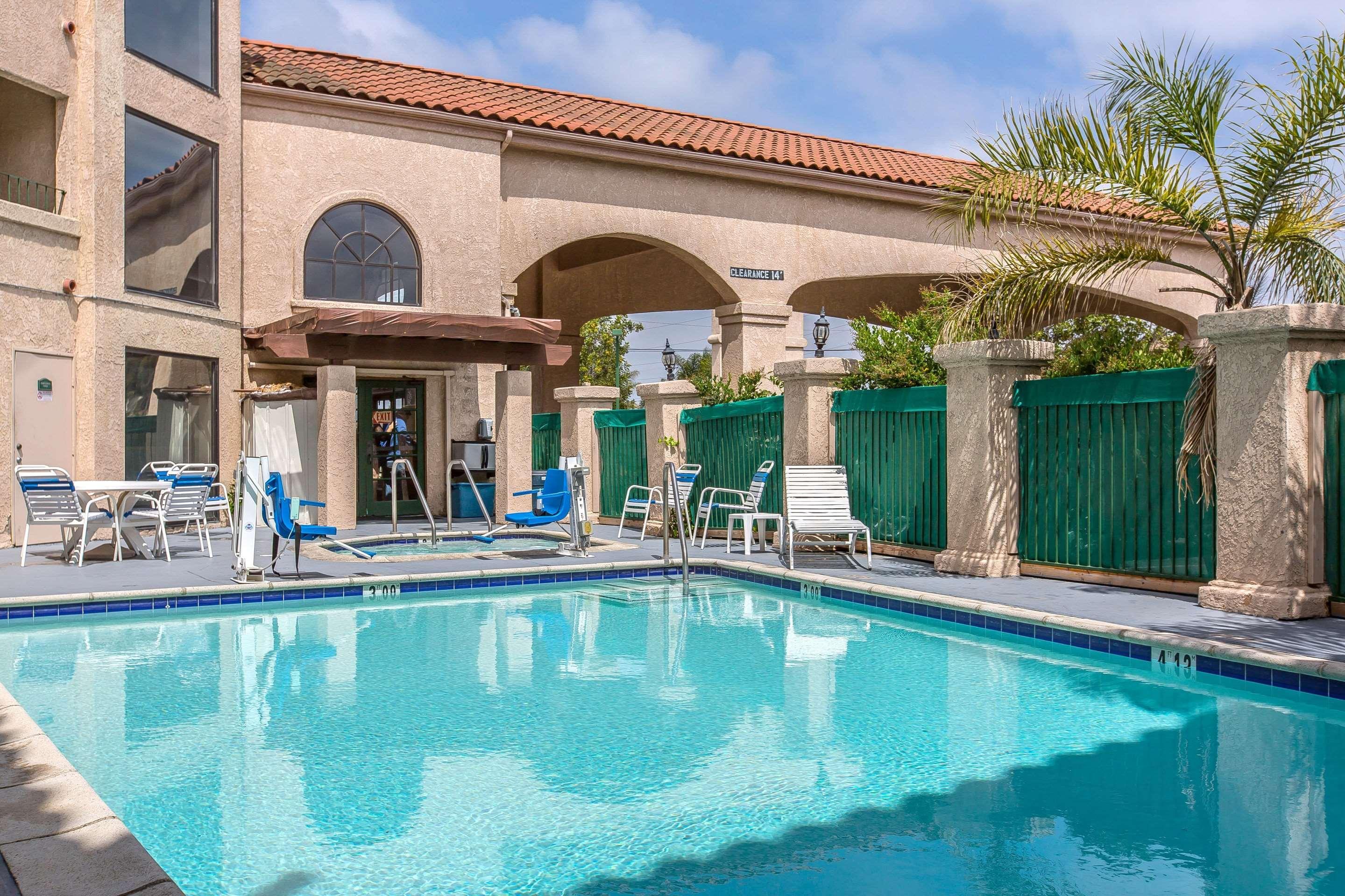 Quality Inn & Suites Camarillo-Oxnard Exterior foto